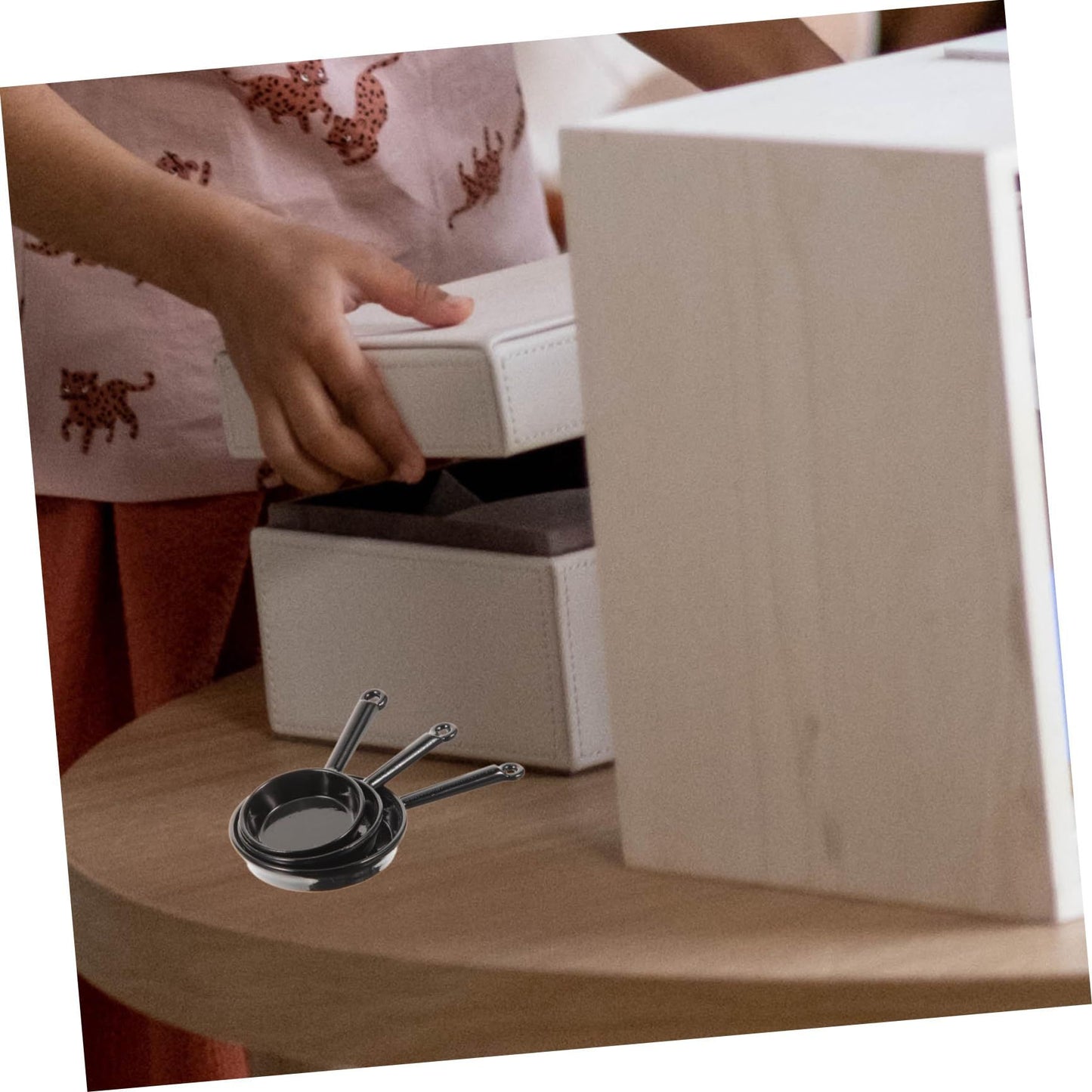 3Pcs Furniture Three Piece Suit Mini House Supply Miniature House Decorative Mini House Decor Crafts Alloy Kitchenware