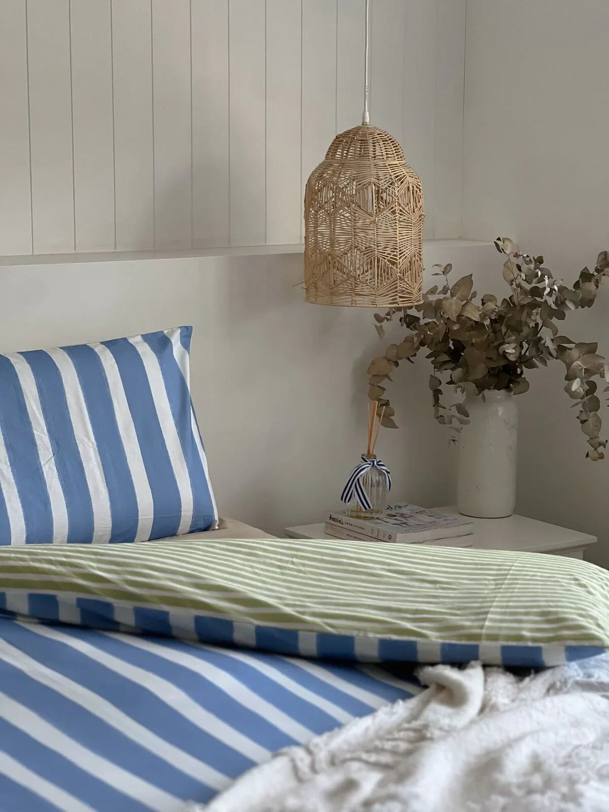 100% Cotton Duvet Quilt Cover Set w/ 2 Pillow Cases in Reversible Blue/Green/White Stripe - King - Mekamart Australia
