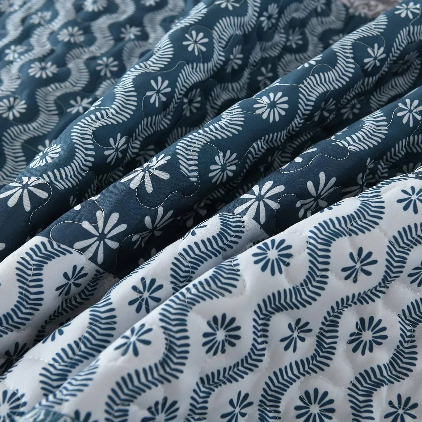 Classic Hydrangea Soft Quilted 3 Pc Bedspread & Pillow Cover Set - Mekamart Australia