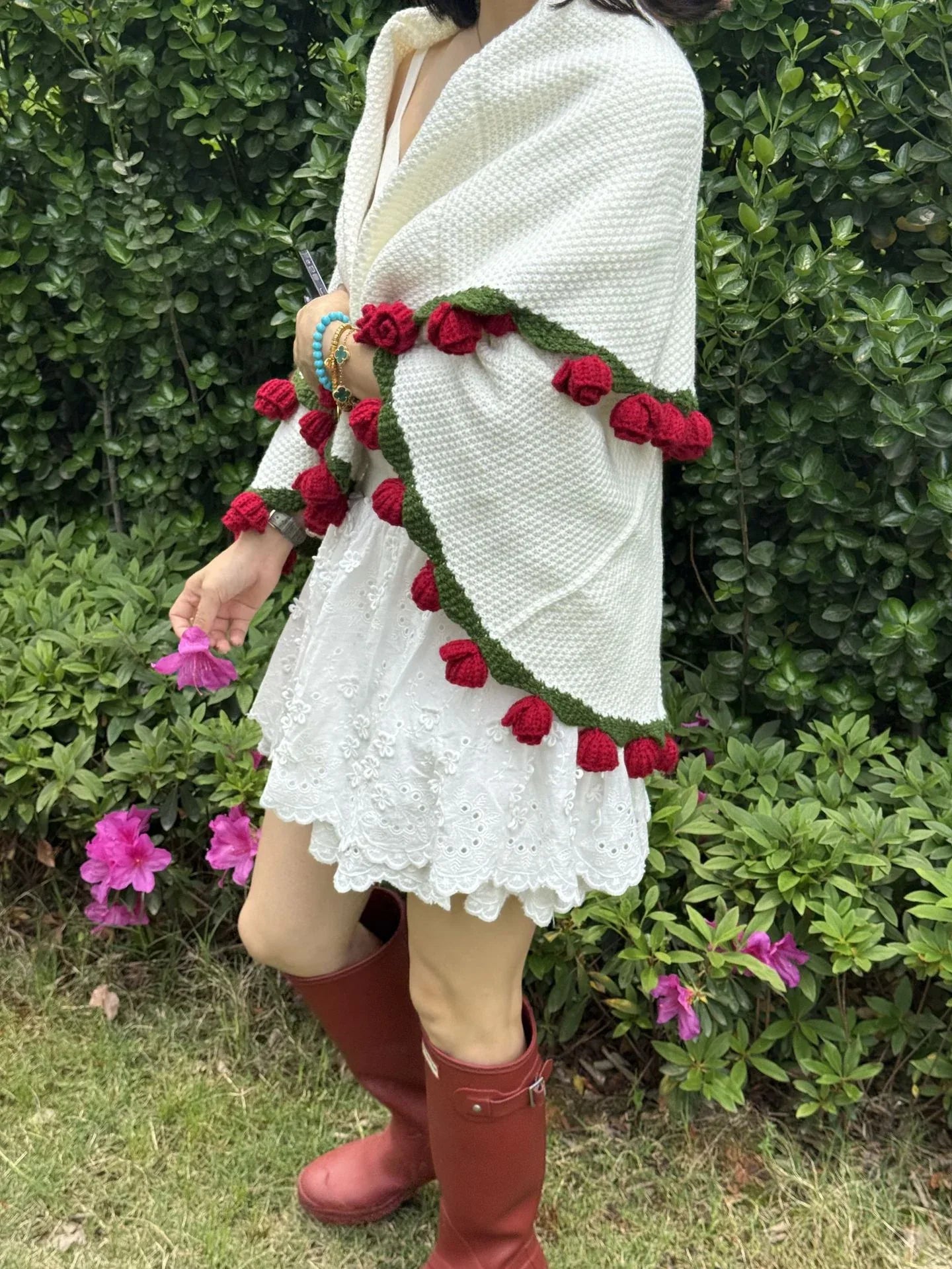 Handmade Rose Bouquet Blanket - Premium Finished Floral Nap Blanket, 113cm Diameter, 52 Flowers - Mekamart Australia