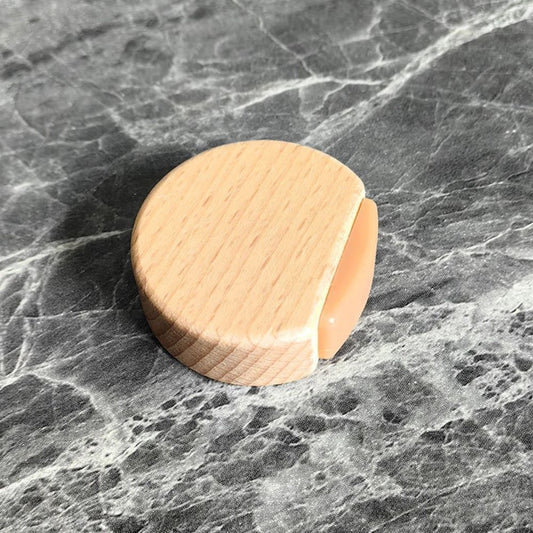 Round wooden doorstop, shockproof and anti-slip, set of 6, 4.5 x 4.2 x 1.6 cm, for floor and parquet, light brown, 45 x 42 x 16 mm.