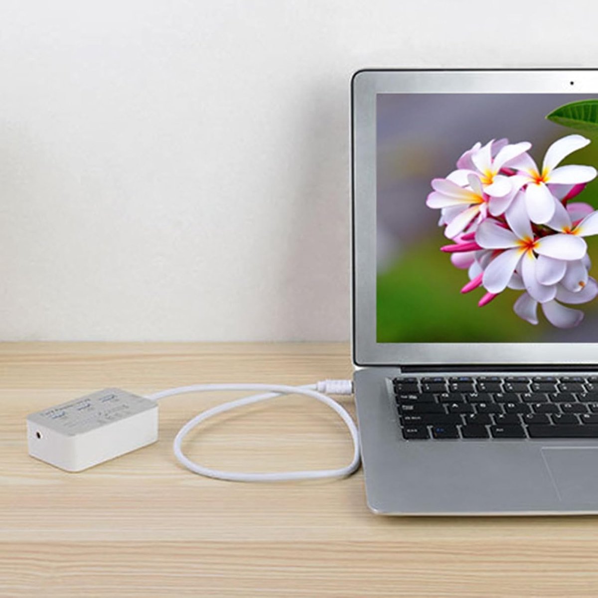 USB 3.0 Hub with 3-Port Splitter and Memory Card Reader - SD/TF/Micro SD Card Reader - USB 3.0 Hub