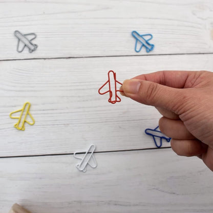 Paperclips - Pack of 100, creative paperclips in the shape of a small airplane in rainbow colors - Available in multiple colors - Fun metal bookmarks in the shape of a small airplane