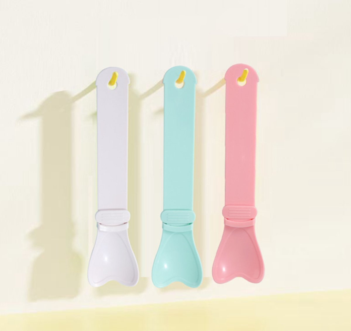 Cat Food - Cat Treats Spoon - Cat Treats Spoon - Snack Spoon for Pets - Feeder - Cat Treats Spoon - Cat Spoon - Hanging Design - For Squeezing Out Puree and Snacks - 3 Pieces