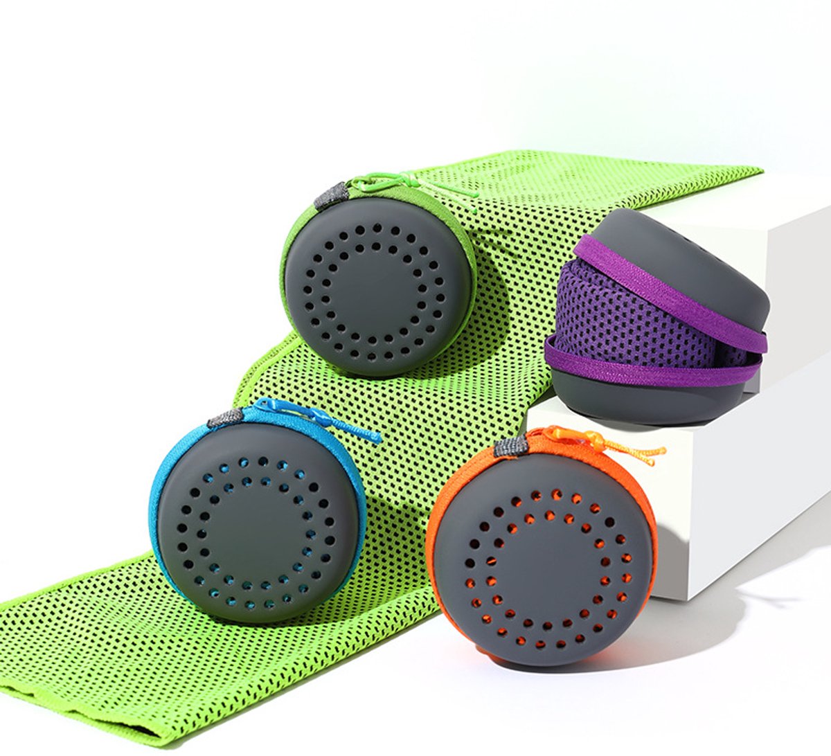 Cooling Towel for Summer & Sports - Quick-Drying & Cooling - Quick-Drying Towels - Cooling Towels for Running - With Storage Box - 30x60 cm (Children) Green