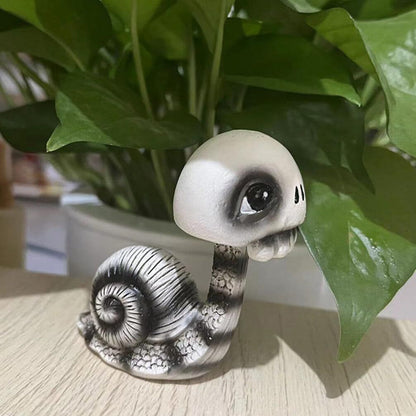 Skull Snail Statue Shaking Head Snail Figurine Halloween Animal Skull Mini Bobbleheads Figures Skeleton Doll Party Car Dashboard