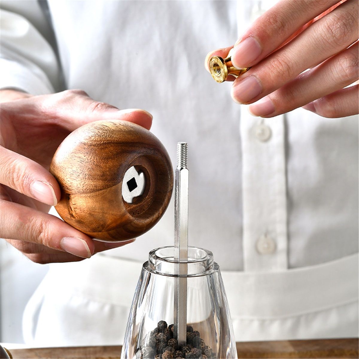 Pepper Mill Manual Salt and Pepper Grinder Set, Classic Transparent Pepper Grinder Salt Mills 2pcs 8in，Solid Wood Hand Shaker Rotor Pepper Salt Grinder Ceramic Core Adjustable Coarseness Spices