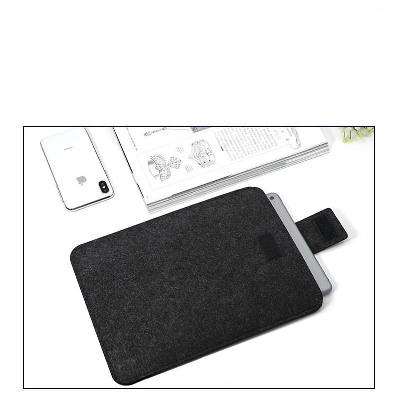 13-inch wool felt sleeve for MacBook Pro and Air, light gray