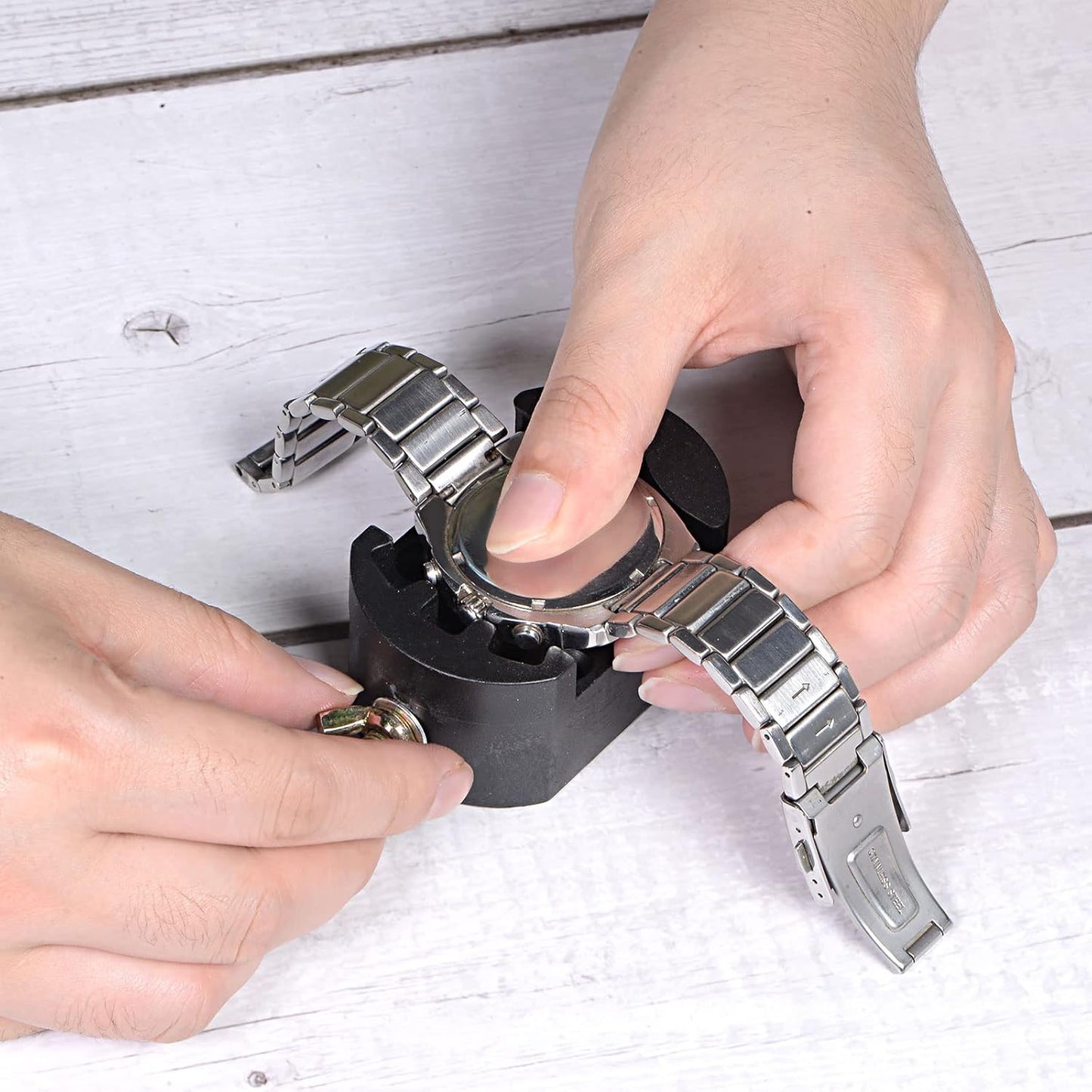 Watch Back Case Cover Remover Holder, Watch Repair Tool Adjustable 32mm PVC Black