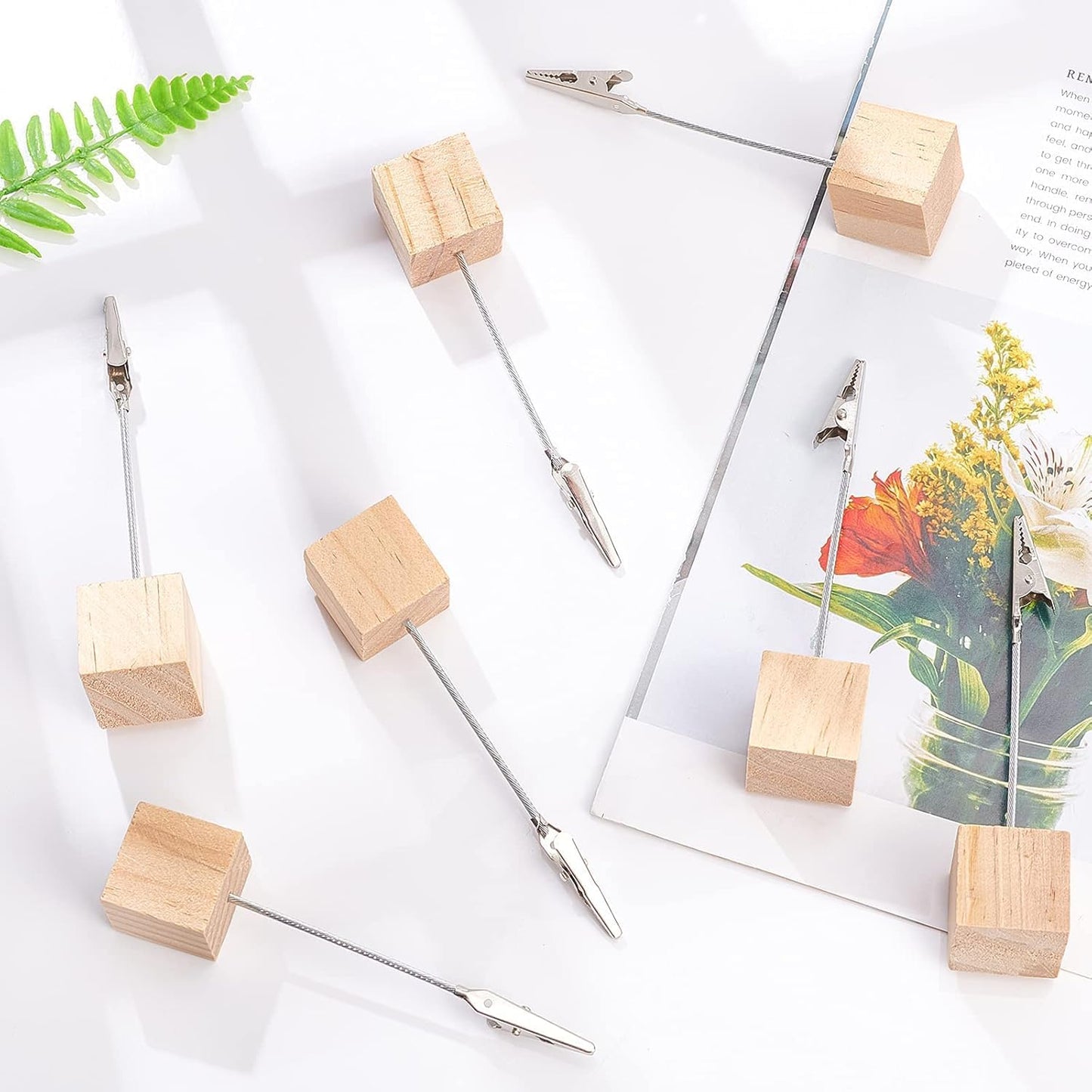 12 Pcs Wooden Memo Clips Holder Table Numbers Place Card Holders Lightweight Wood Cube Base, Memo Photo Picture Paper Note Clip with Alligator Clip Clasp for Displaying Number Cardsr