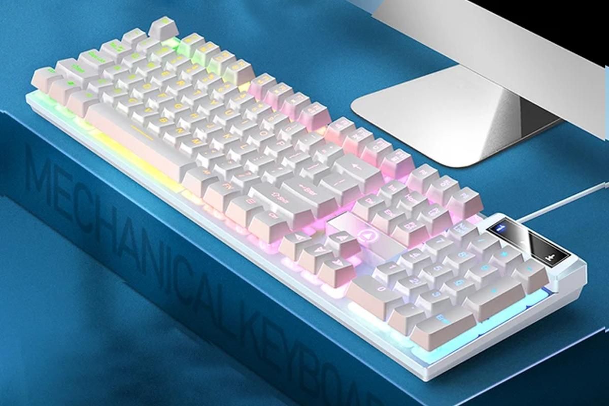 104 Keys Mechanical Gaming Keyboard Wired Backlit Keyboard Hot-Swap Mechanical Keyboard Wired Gaming Keyboard with Number Pad -White