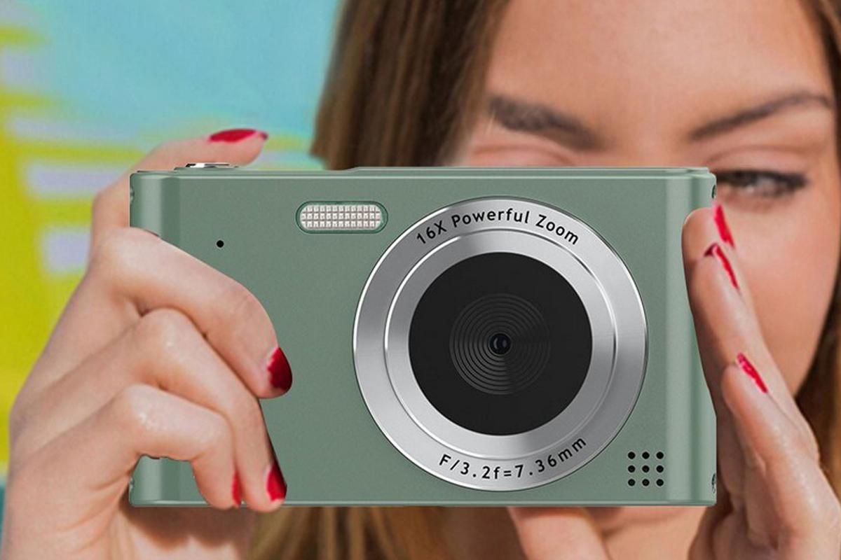 4K Digital Camera for Photography Vlogging Camera for YouTube Video 16X Digital Zoom with 32G Memory Card - Green