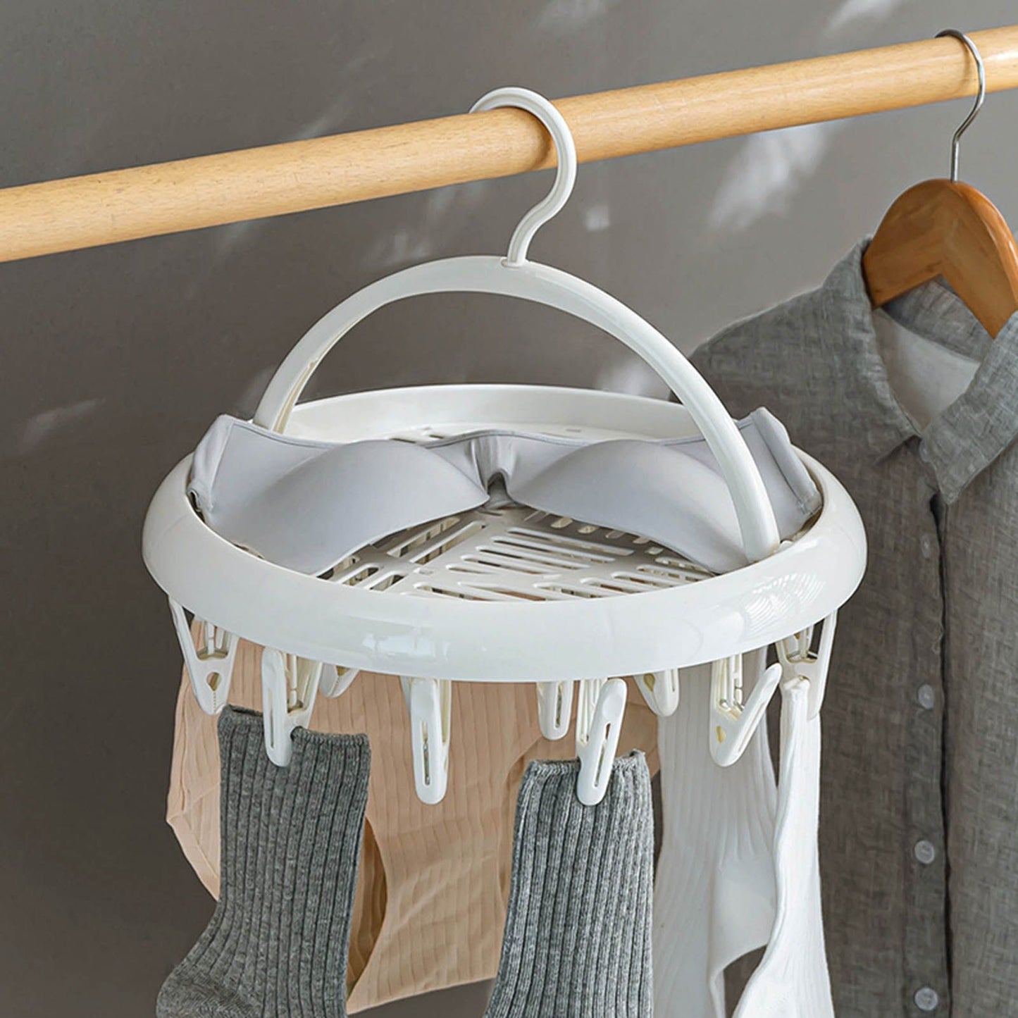 Round Drying Rack Clothes Hanger Plastic Round Laundry Hanger with Clips for Socks Underwear White