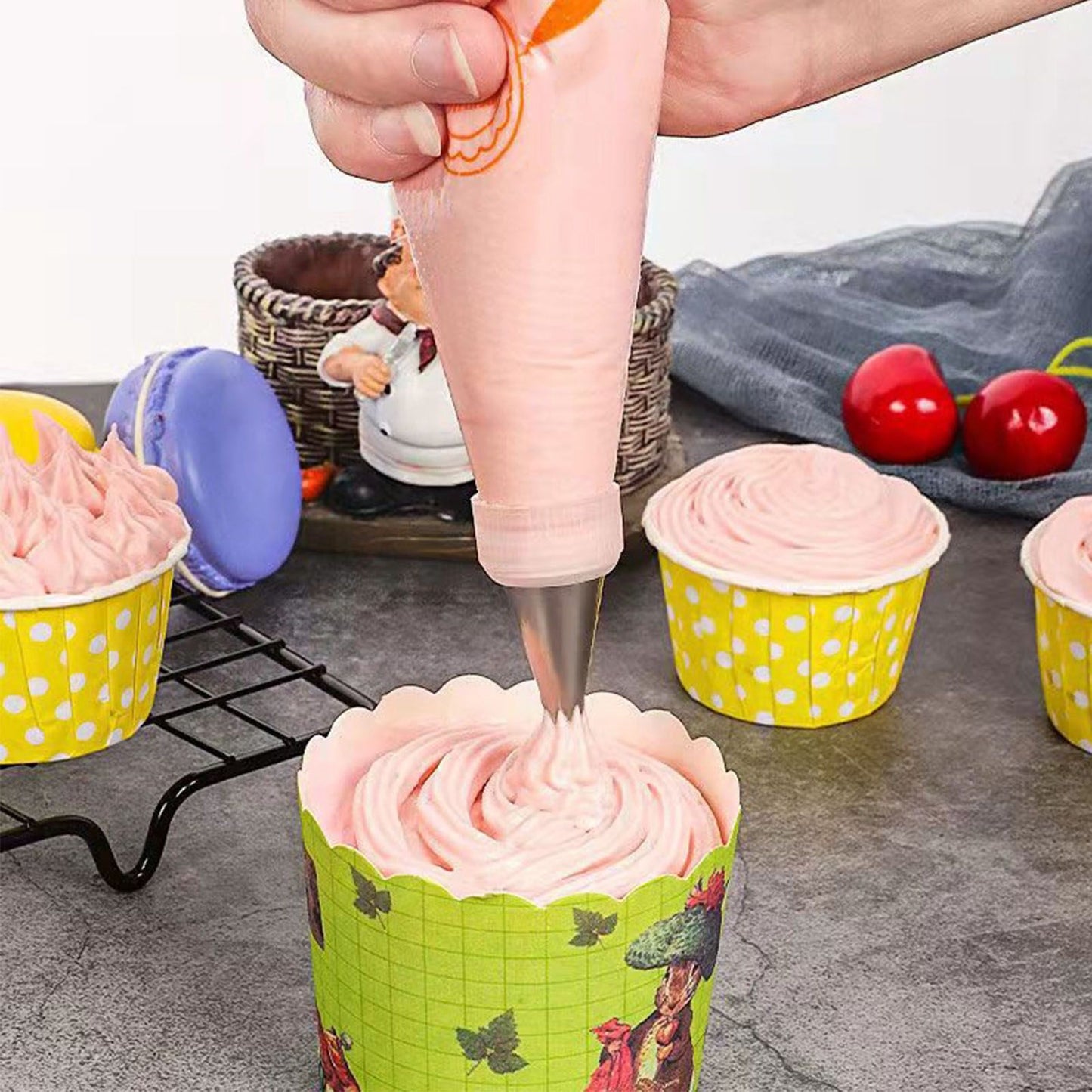 300pcs Piping Bags Disposable Thickened Food Grade Plastic Pastry Bags for Cake Cupcake Decorating S