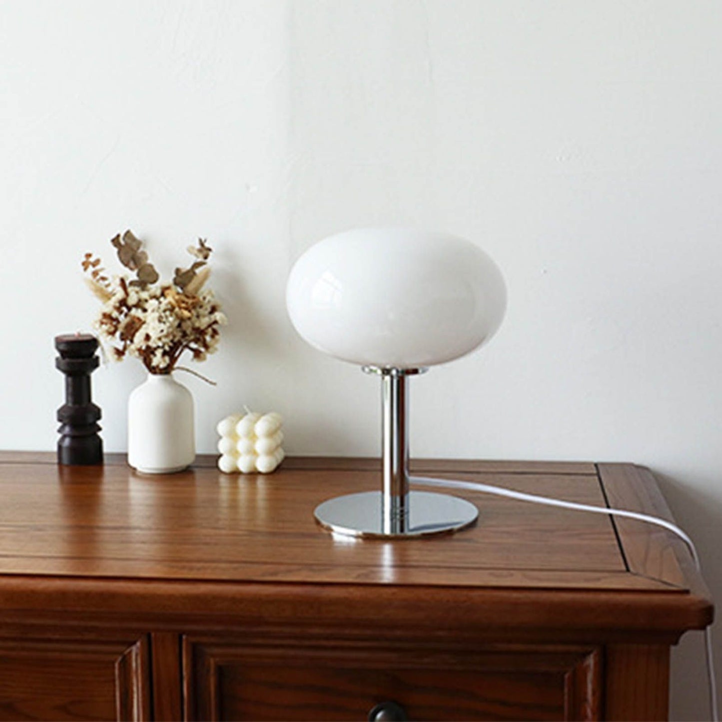 Bedside Table Lamp Iron Base Cute Shape Simple Modern Elegant Nightstand Lamp for Home Button Switch White