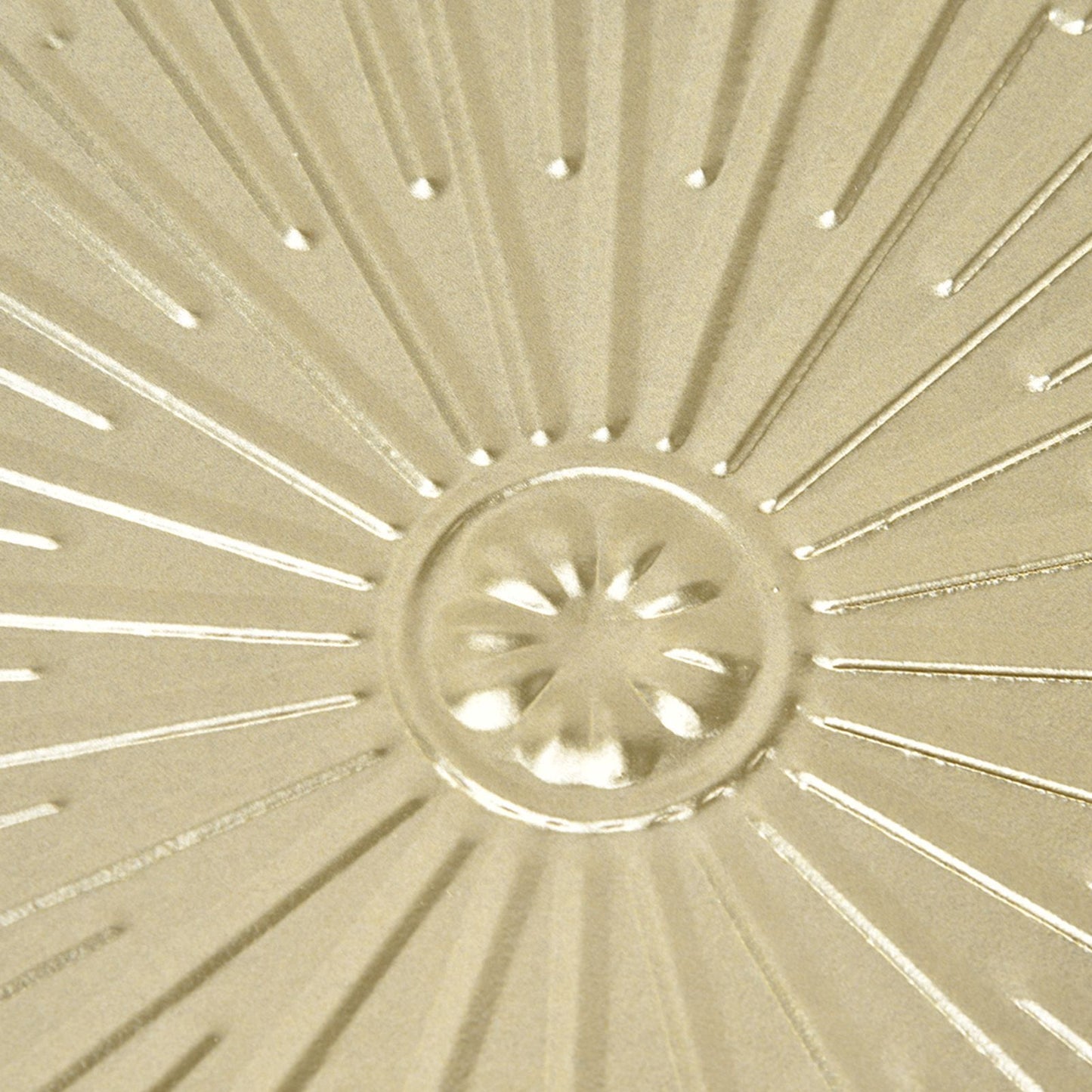 Iron Wall Medallion Raised Grain European Style Unique Design Irregular Metal Disc Wall Decor for Home Decoration Gifts