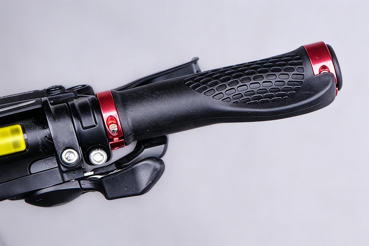 Cycling Lock-On MTB Ergonomic Mountain Bike Rubber Grips Bicycle Handlebar - Red