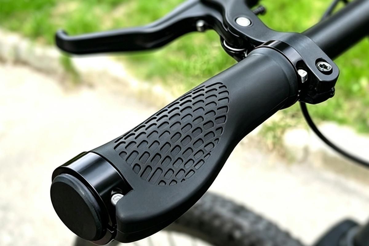 Cycling Lock-On MTB Ergonomic Mountain Bike Rubber Grips Bicycle Handlebar - Black