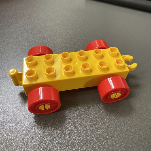 Hongyuan sheng Building Blocks Bus Vehicle 12-hole underbody (yellow)