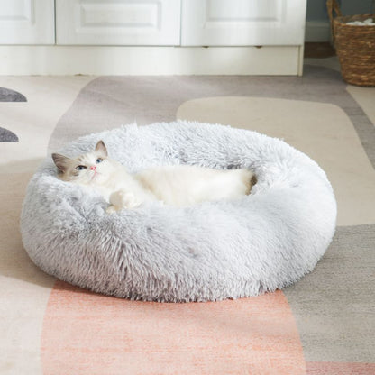 Plush Pet Nest Soft Donut Cat Bed – Cozy Round Couch for Cats and Small Dogs, Comfortable Sleeping Spot for Warmth and Deep Sleep, Suitable for Indoor Home Use (L, Grey)