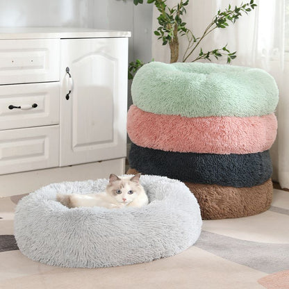 Plush Pet Nest Soft Donut Cat Bed – Cozy Round Couch for Cats and Small Dogs, Comfortable Sleeping Spot for Warmth and Deep Sleep, Suitable for Indoor Home Use (M, Green)
