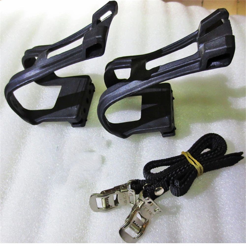 A pair Bike Pedals with Toe Clips and Straps for Exercise Bike, Outdoor Bicycles and Spin Bike, Spindle with Reflectors