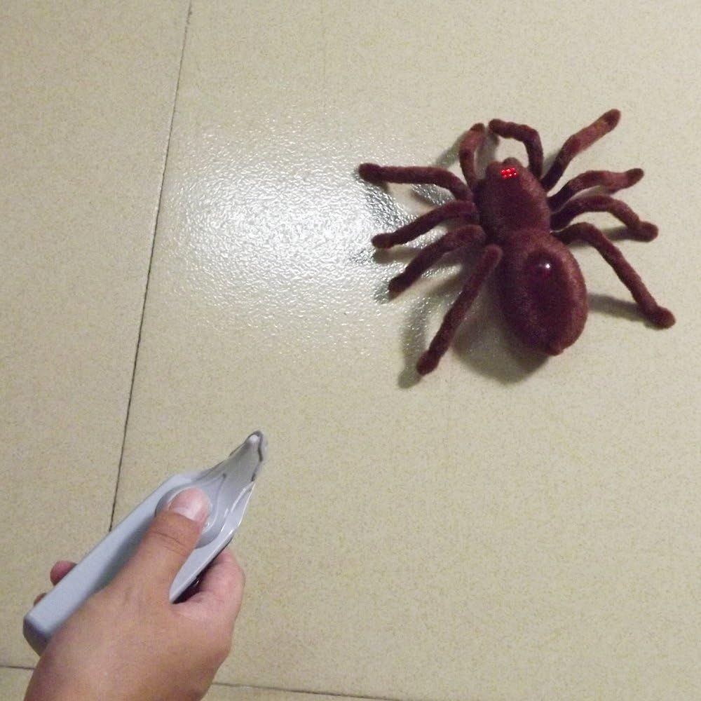 Gift for Family Cats Dogs Remote Control Spider for Prank Or Trick Gags & Practical Surprise Joke Toys Halloween April Fools' Day