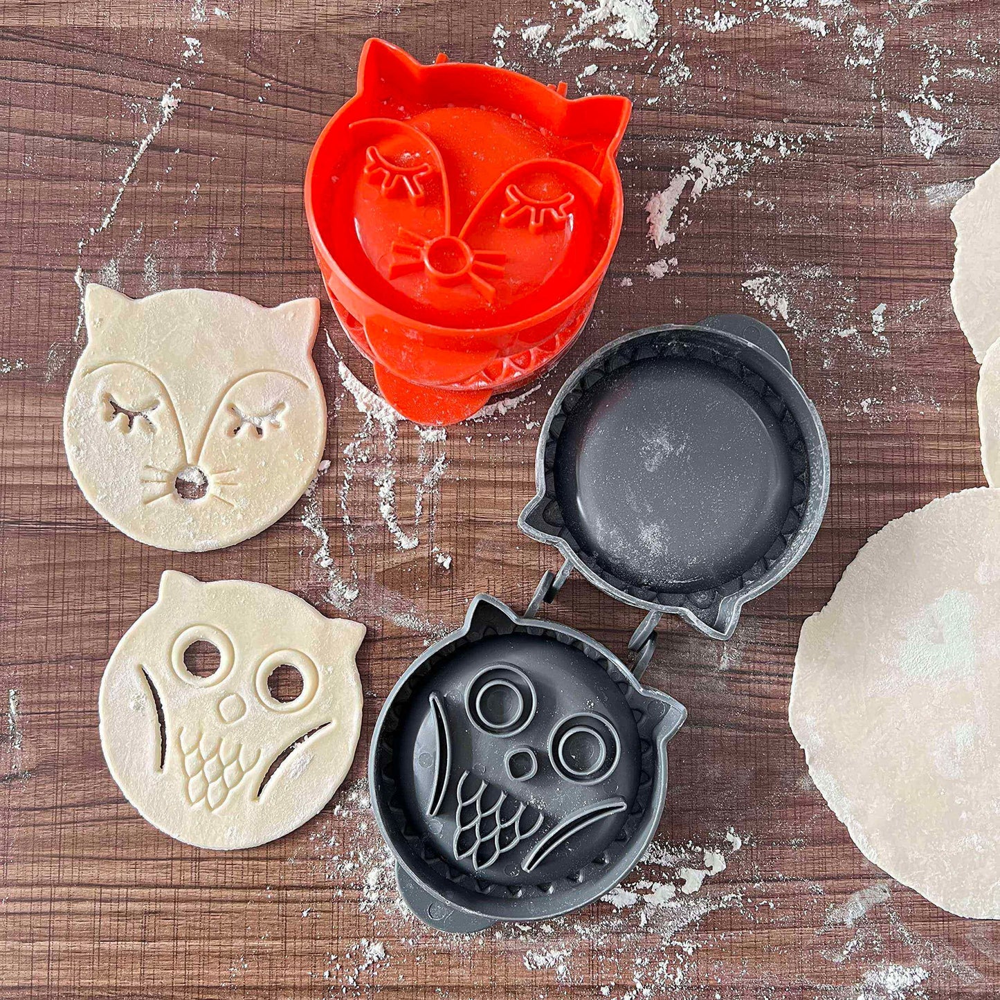 Classic Mini Hand Pie Molds Fox & Owl Shape for Children Party, One Press Forest Animal Autumn Cottage Pie Set, Pack of 2
