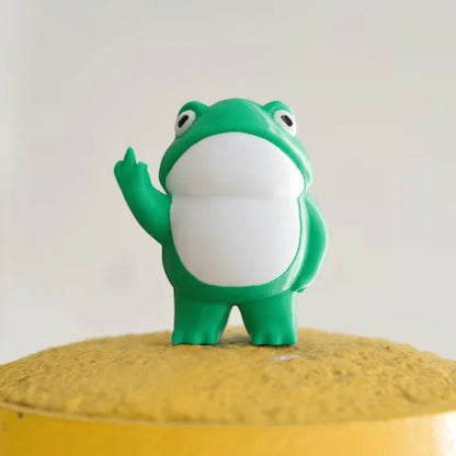 Rebellious Frog Figurine, 3.3 Inch Cute Frog The Finger Statue, Frog Garden Statue Outdoor Frog Decor (1 PC)