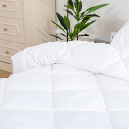 Microfiber/Bamboo Blend, Hypoallergenic & Antibacterial Quilt - Queen - Mekamart Australia