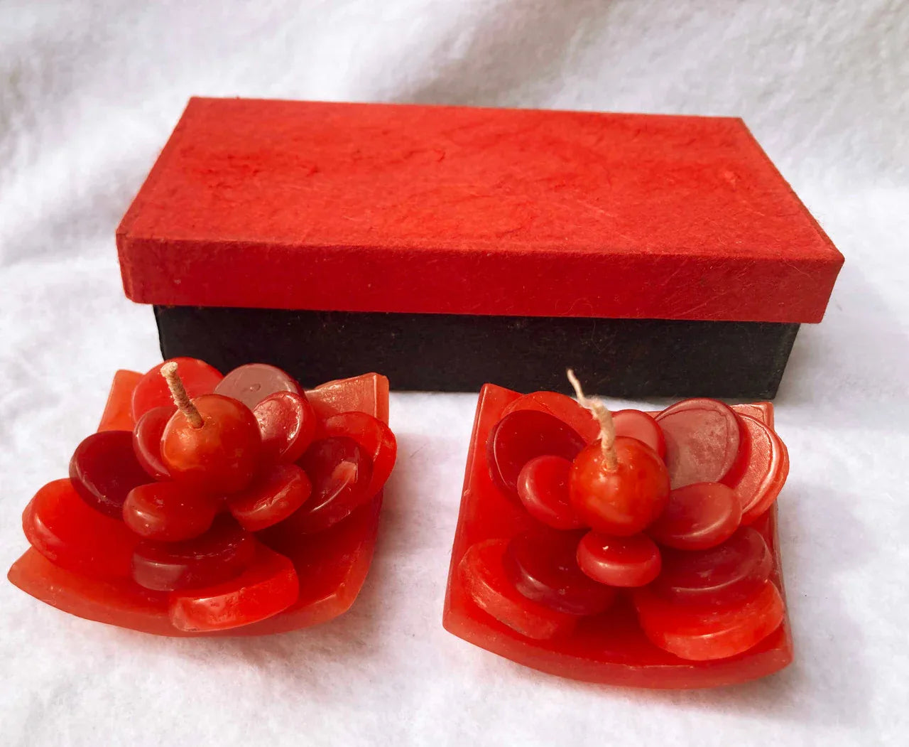 2 Red Lotus Floating Candles in Red Black Gift Box Set Birthday Xmas Valentine Mothers Day Gift Present - Mekamart Australia