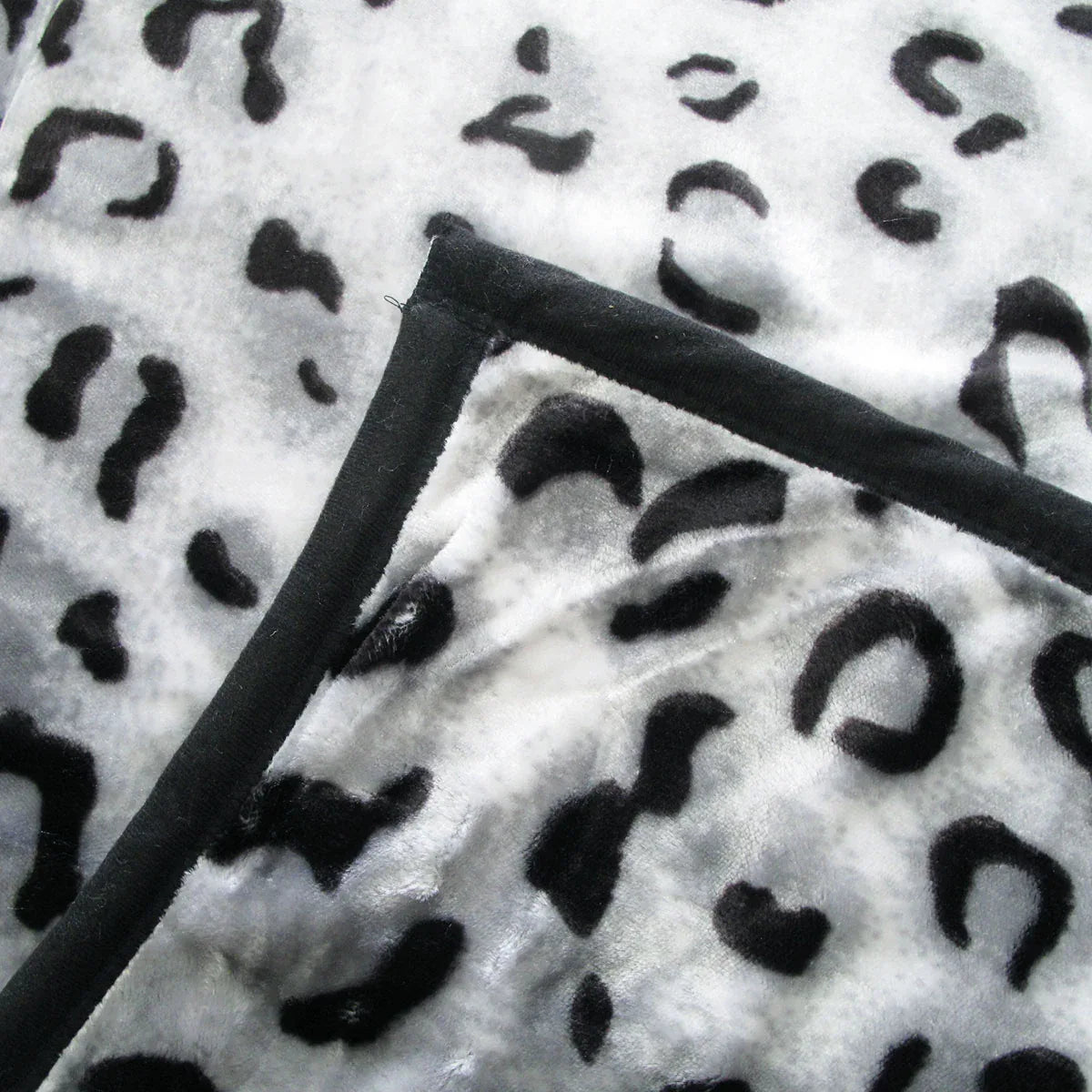 675gsm 2 Ply Animal Print Faux Mink Blanket Queen 200x240 cm Snow Leopard - Mekamart Australia
