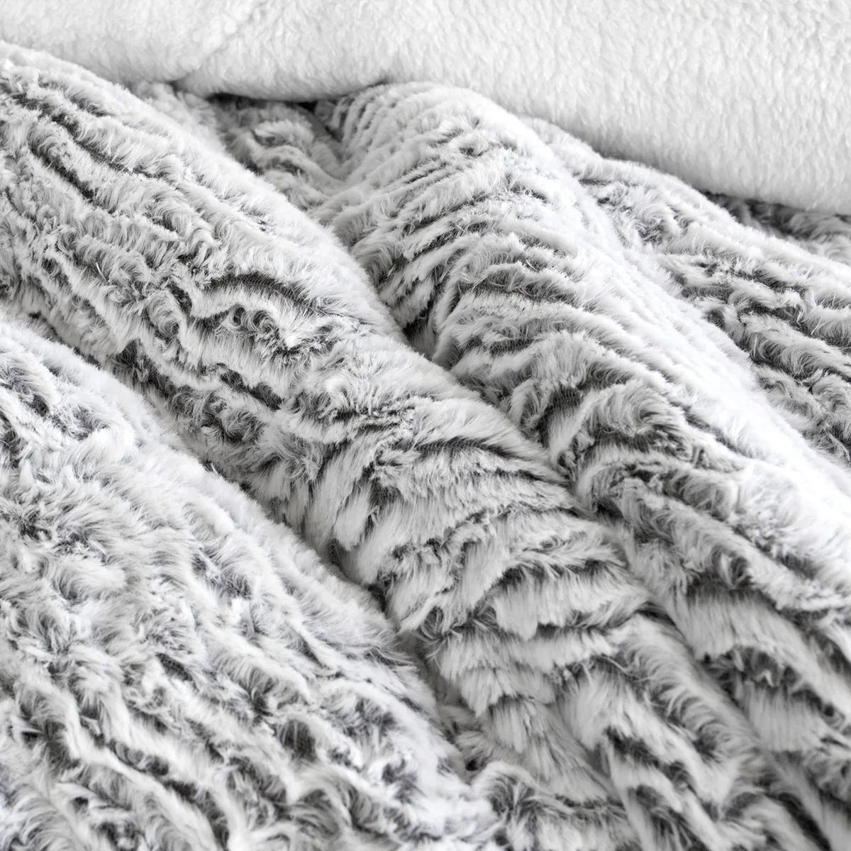 Ardor Faux Fur Silver 3 Piece Comforter Set Queen/King - Mekamart Australia