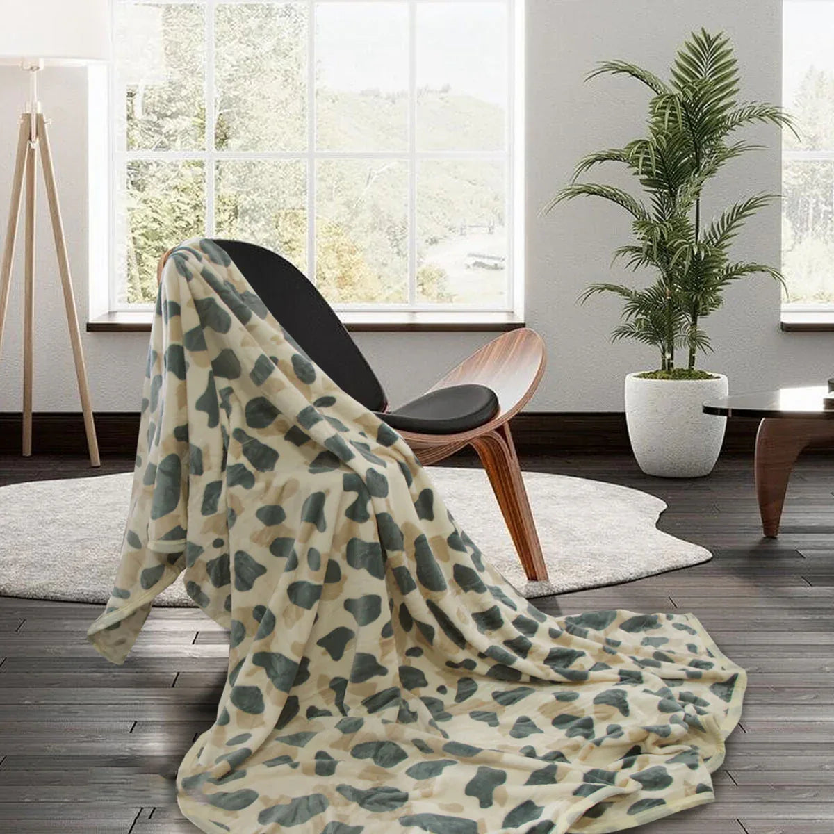 Animal Pattern Soft Flannel Plush Queen Size Blanket 220 x 240cm Jaguar - Mekamart Australia