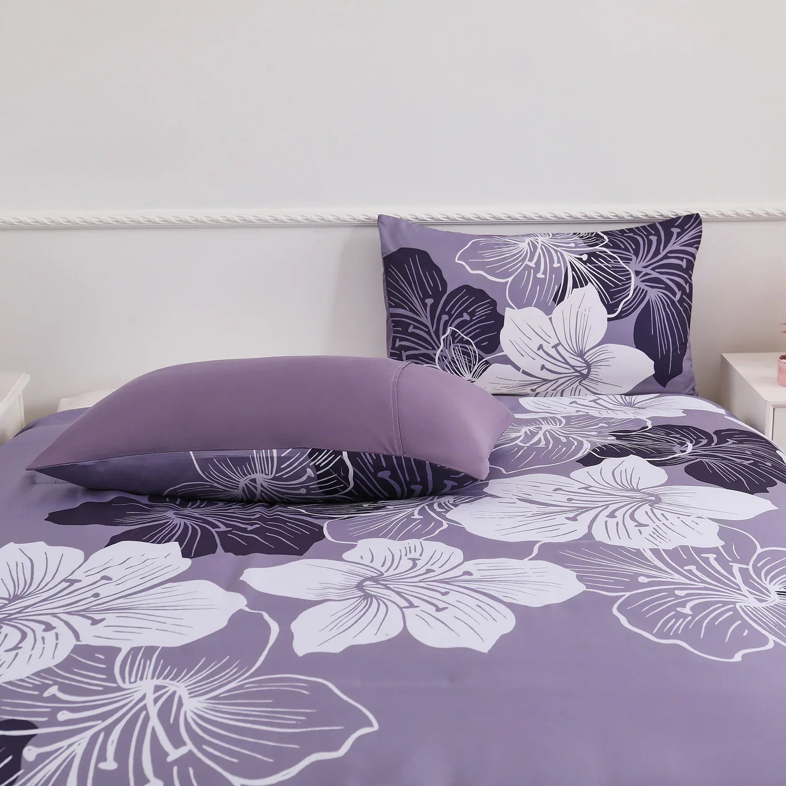 King Comforter Set, Dark Purple Floral 3-Piece Bedding, Soft Microfiber for All Seasons - Mekamart Australia