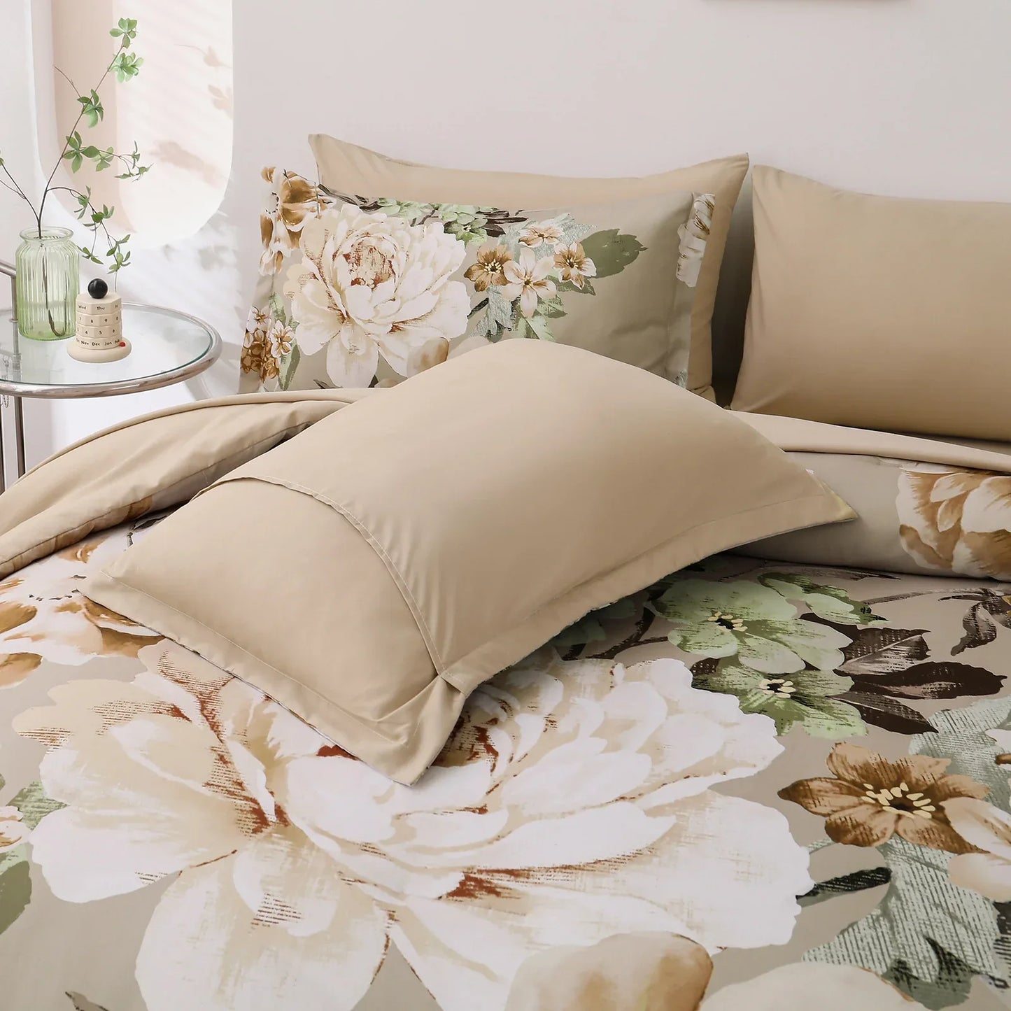 Cozy Floral Comforter Set, King Size, Quilted Warm Bedding with Pillowcases - Mekamart Australia