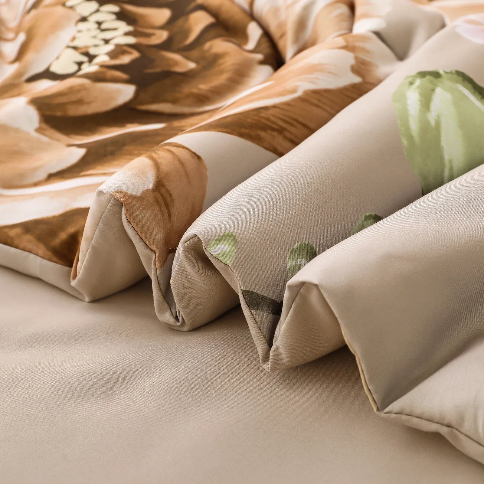 Cozy Floral Comforter Set, King Size, Quilted Warm Bedding with Pillowcases - Mekamart Australia