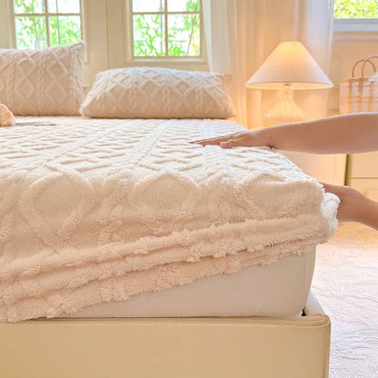 Beige Ultra Soft Plush Fitted Sheet - Winter Warm Plush Bed Sheet Embossed Diamond Pattern (150x200cm) - Mekamart Australia