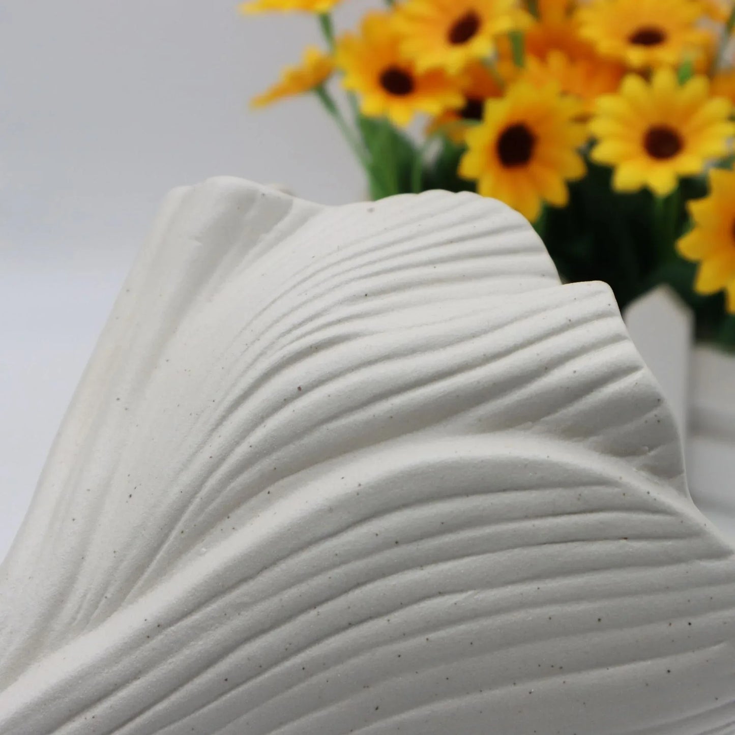 Black Elegant Off-White Ceramic Vase - Modern Sculptural Flower Holder with Wide Fluted Opening - Mekamart Australia