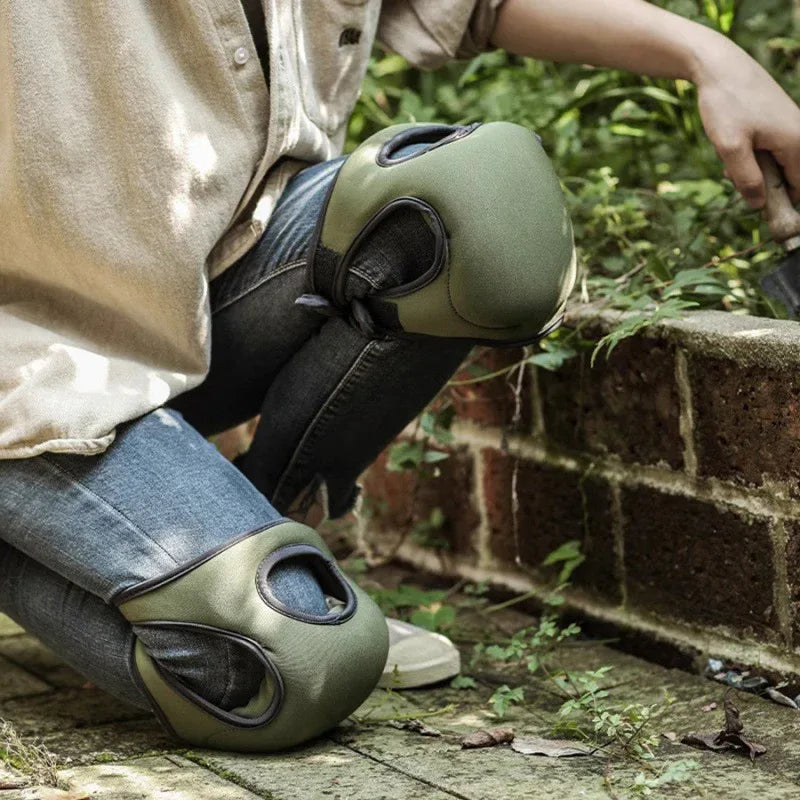 Black Adjustable Gardening Knee Pads - Comfortable Neoprene Knee Protectors for Weeding & Outdoor Work - Mekamart Australia