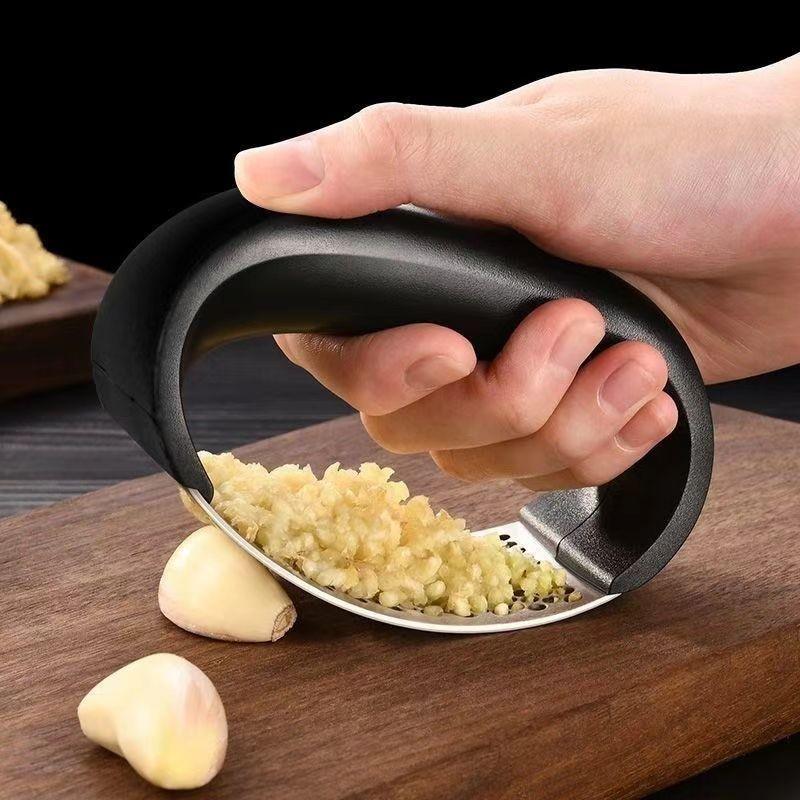 Black Stainless Steel Garlic Press Rocker Ergonomic Garlic Crusher and Ginger Mincer Professional Kitchen Tool - Mekamart Australia