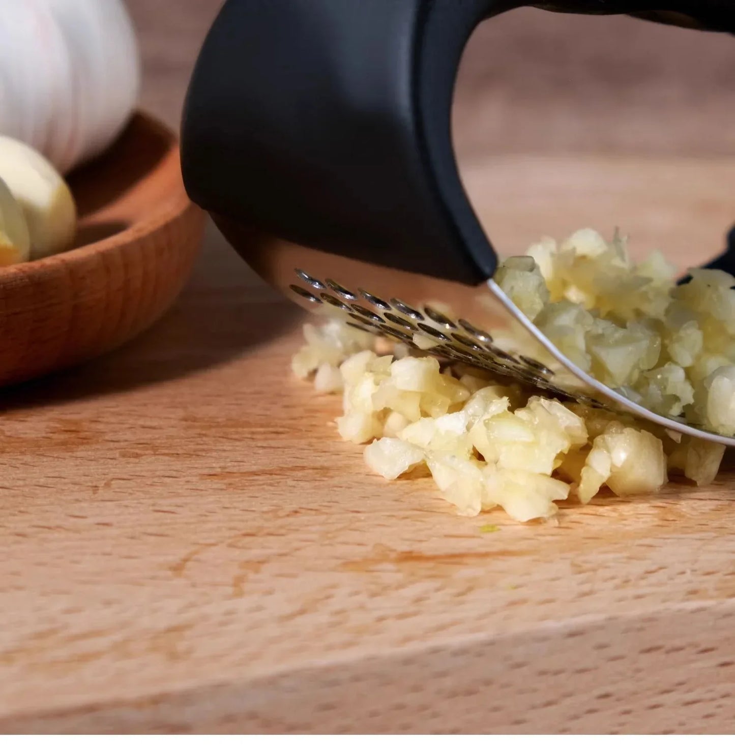 Black Stainless Steel Garlic Press Rocker Ergonomic Garlic Crusher and Ginger Mincer Professional Kitchen Tool - Mekamart Australia