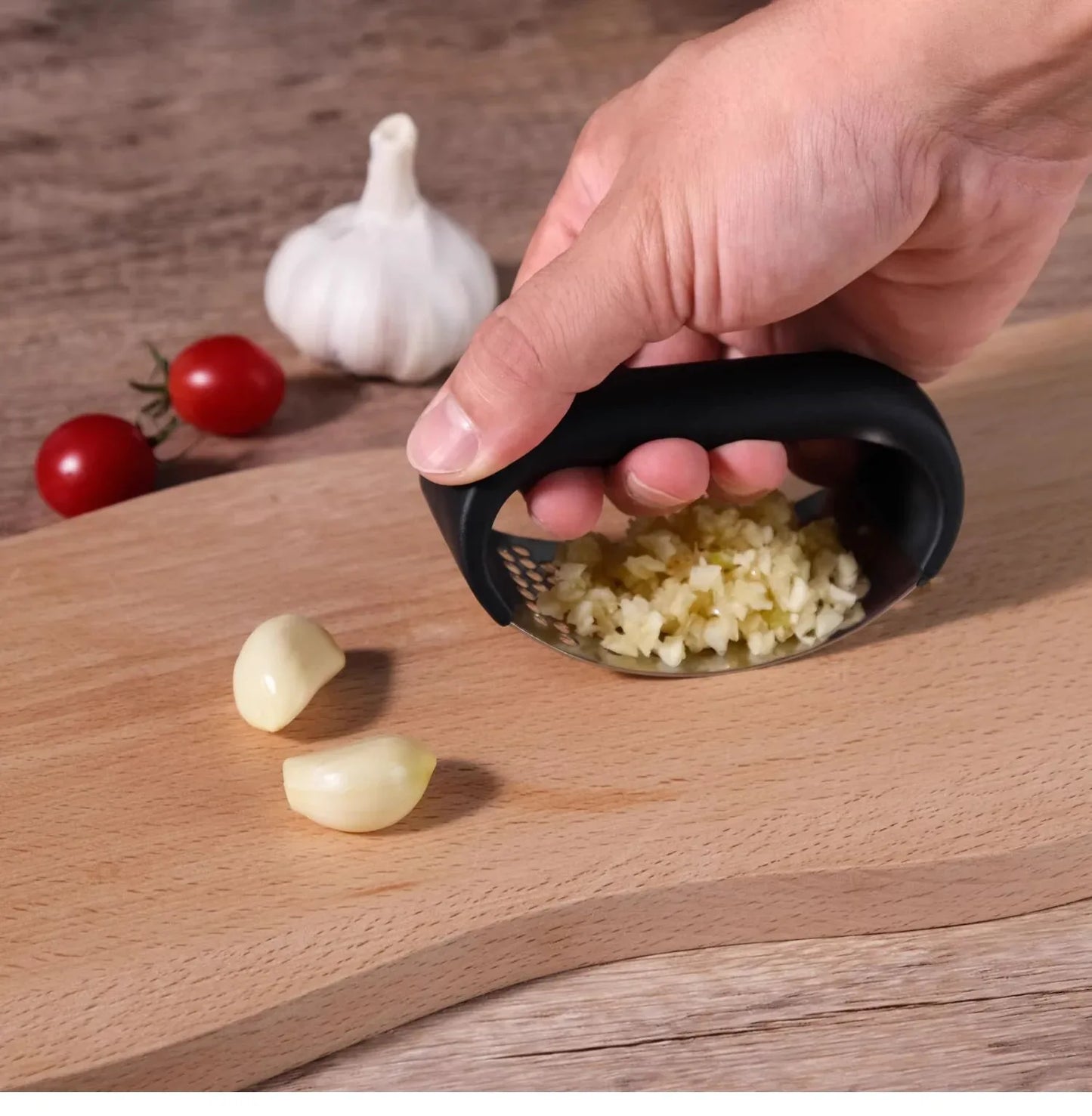 Black Stainless Steel Garlic Press Rocker Ergonomic Garlic Crusher and Ginger Mincer Professional Kitchen Tool - Mekamart Australia