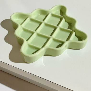 Green Ceramic Slow Feeder Licking Plate for Cats and Dogs | Raised Anti-Choking Grid Design | 11.5 cm Durable Pet Dish
