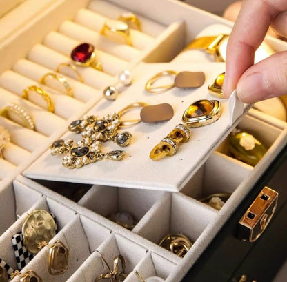 Black Large Lockable Jewellery Box with 3 Drawers PU Leather Jewellery Organiser Case for Rings Earrings Necklaces Watches and Bracelets
