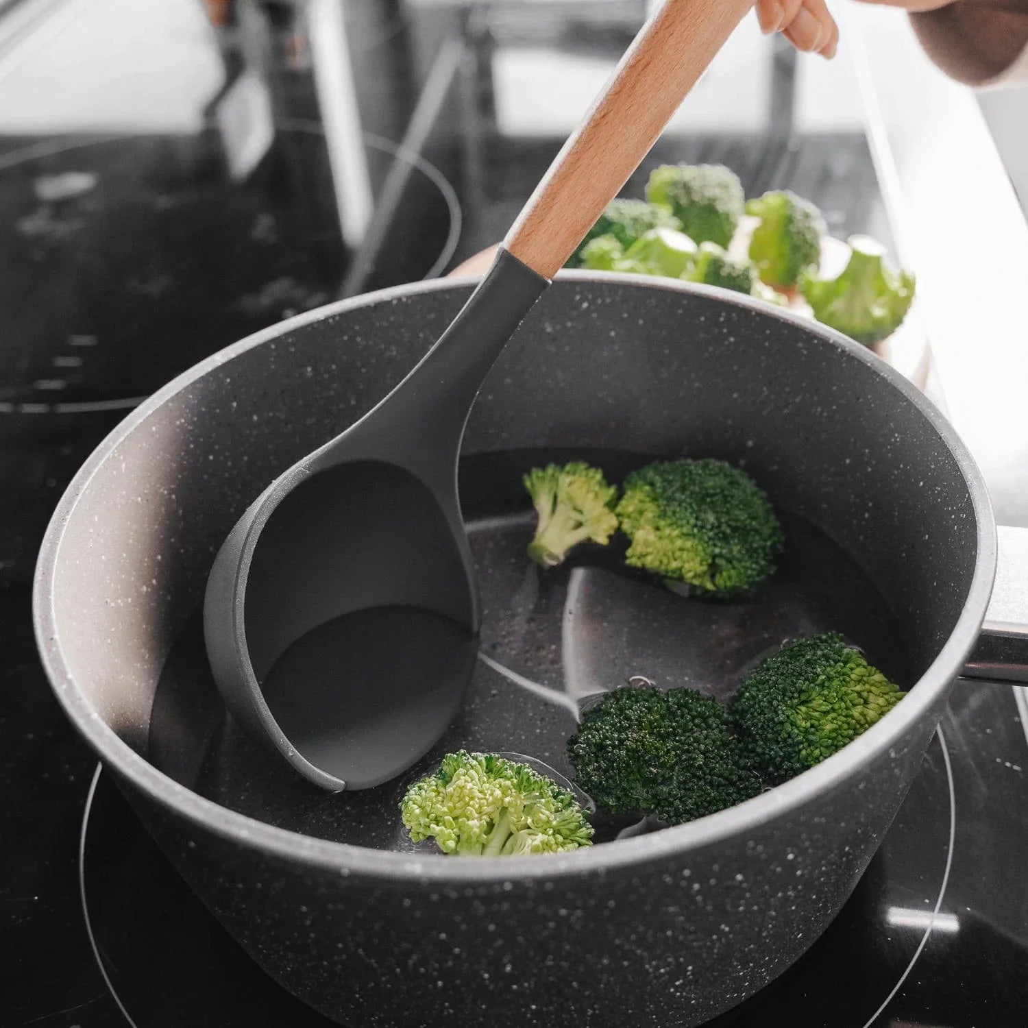 Beechwood & silicone ladle charcoal - Mekamart Australia